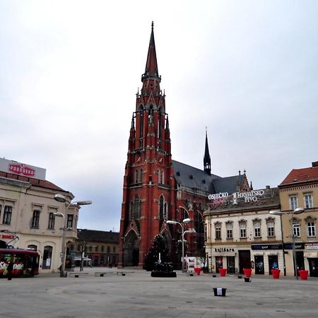 Rooms With A Parking Space Osijek, Slavonija - 15994 المظهر الخارجي الصورة