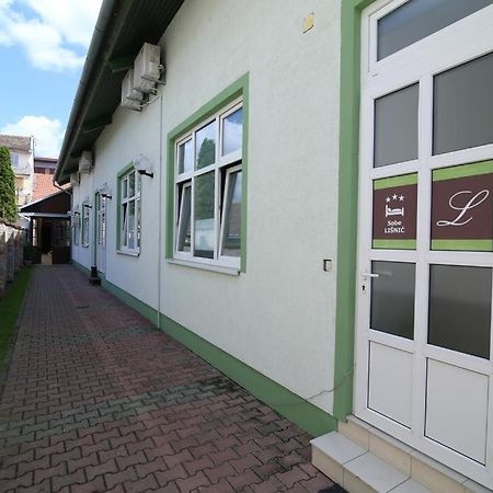 Rooms With A Parking Space Osijek, Slavonija - 15994 المظهر الخارجي الصورة