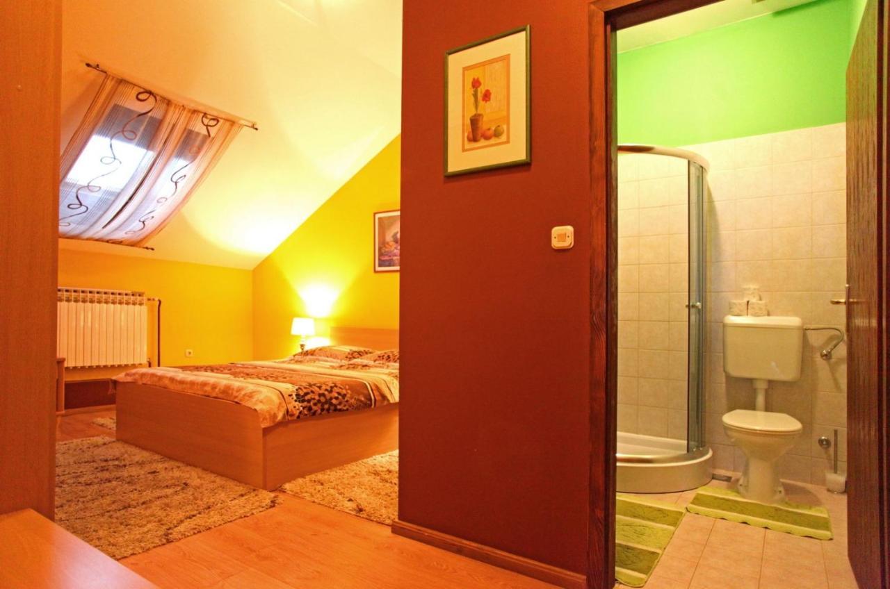 Rooms With A Parking Space Osijek, Slavonija - 15994 المظهر الخارجي الصورة